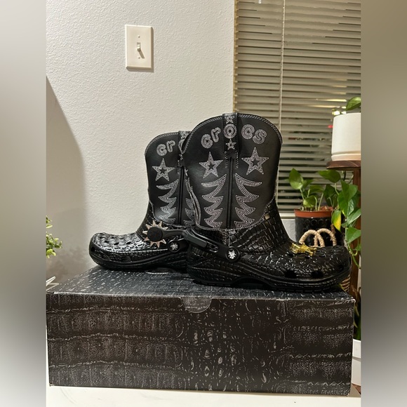NEW in box Crocs cowboy boots with charms - Picture 7 of 10
